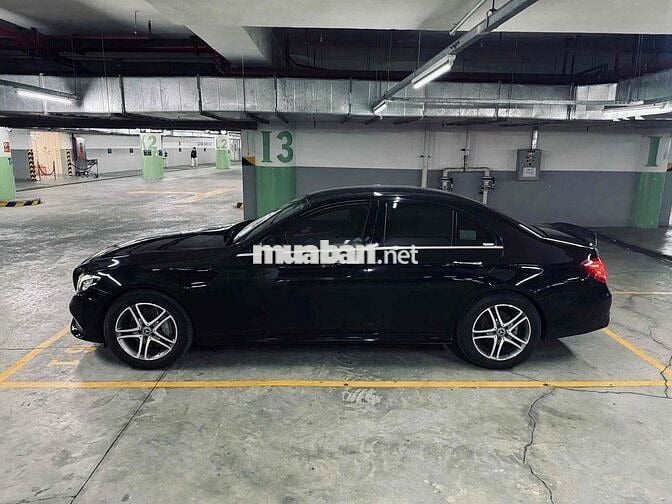 Mercedes-Benz E200 2020 Độ mâm S400 Đen