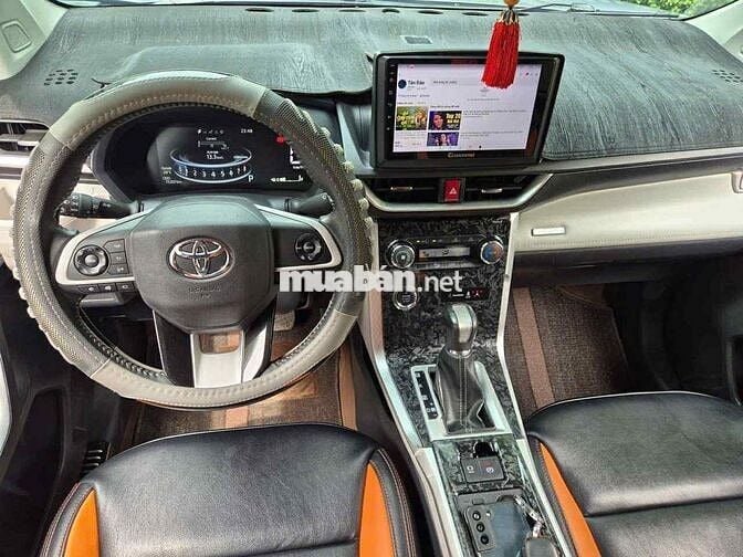 Veloz Cross (1.5L TOP) gia đình sử dụng mới 98%.