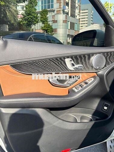 Mercedes-Benz GLC300 4Matic 2018 Model 2019
