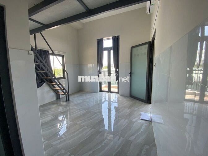 PHÒNG BAN CÔNG GÁC KHÔNG ĐỤNG ĐẦU SIÊU THOÁNG