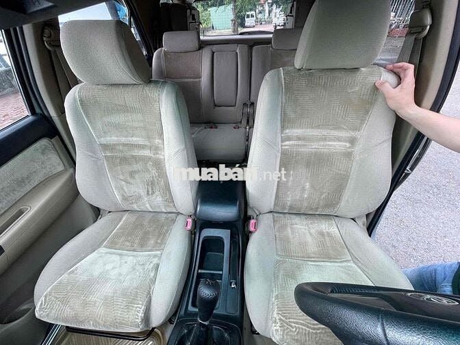 Cần bán futuner MT 2015 máy dàu màu bạc