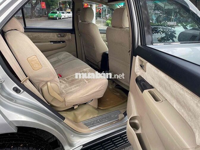 Cần bán futuner MT 2015 máy dàu màu bạc