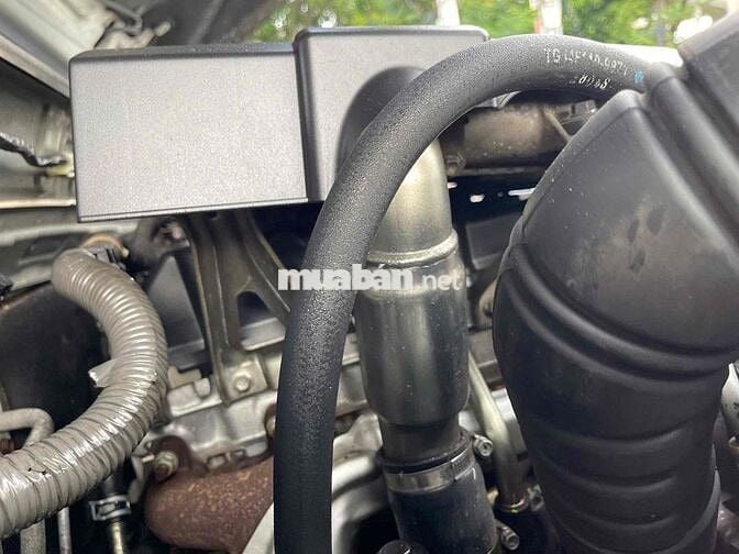 Cần bán futuner MT 2015 máy dàu màu bạc