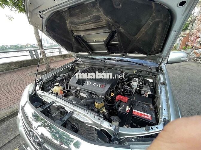 Cần bán futuner MT 2015 máy dàu màu bạc