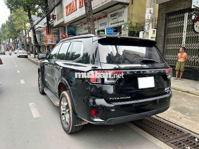 Ford Everest Titanium 4x4 model 2023 - Siêu đẹp
