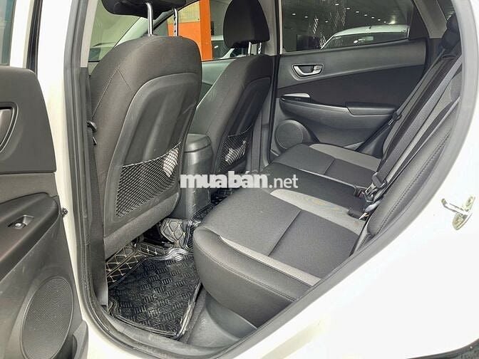 Hyundai Kona 2020 AT bản tiêu chuẩn Trắng