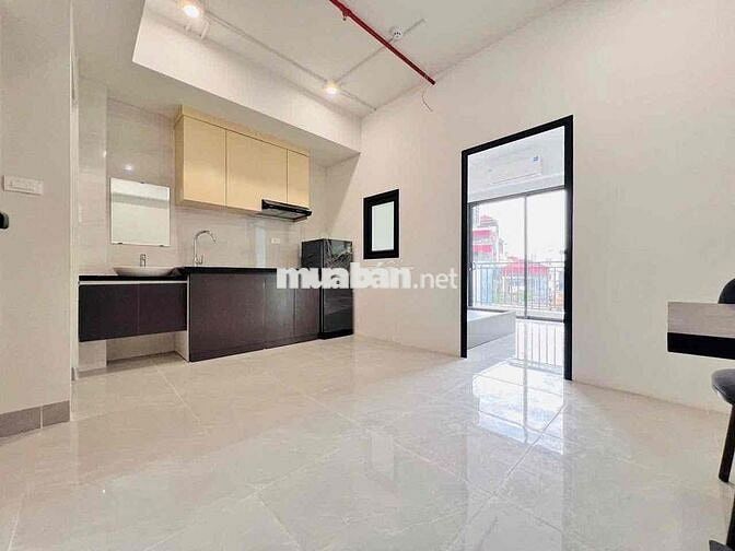 đối diện Vincom Cộng Hoà đi về các quận trung tâm Q1,3,Phú Nhuận 5’ đi