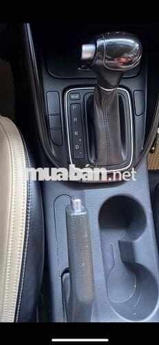 KIA RONDO 7chỗ 2017  Tự động . xe gia đình