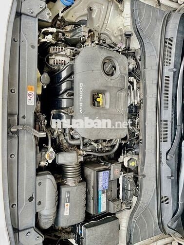 Hyundai Kona 2020 AT bản tiêu chuẩn Trắng