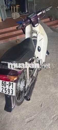 Honda Dream Tím trắng