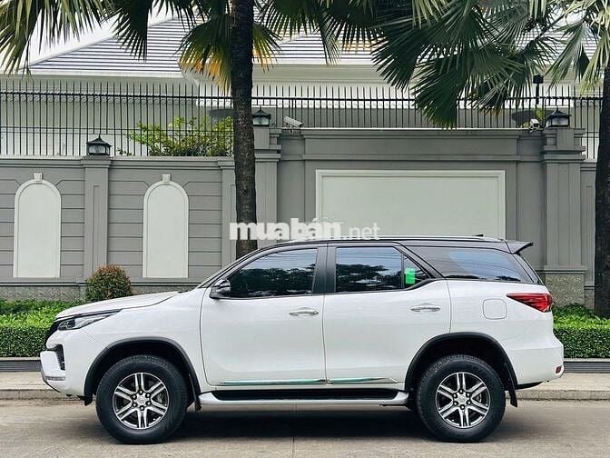 Toyota Fortuner Dầu 2.4 4x2 AT 2022 - 68000 km