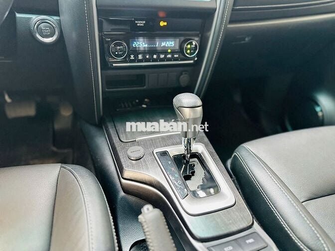 Toyota Fortuner Dầu 2.4 4x2 AT 2022 - 68000 km