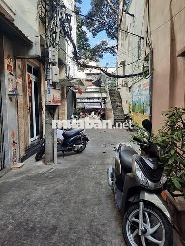 4PN 4WC. Nhà hẻm Nguyễn Chí Thanh - BV Chợ Rẫy, Q11, 3 Lầu ST, 4x14m