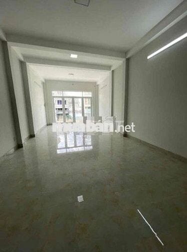 Mặt tiền Lạc Long Quân, Q11. Trệt 3 Lầu, 6PN 4WC, 4.5x18m, 32 triệu