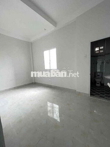 Mặt tiền Lạc Long Quân, Q11. Trệt 3 Lầu, 6PN 4WC, 4.5x18m, 32 triệu