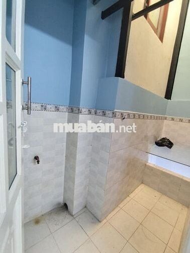 Nhà 2 tầng hẻm 3m Võ Trường Toản P12 Q5. Nhà đẹp ở ngay, hẻm an ninh.