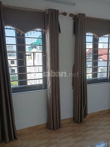 CHO HỘ GIA ĐÌNH THUÊ NGUYÊN CĂN NHÀ PHỐ XUÂN ĐỖ, CỰ KHỐI, CĂN GÓC. NGÕ