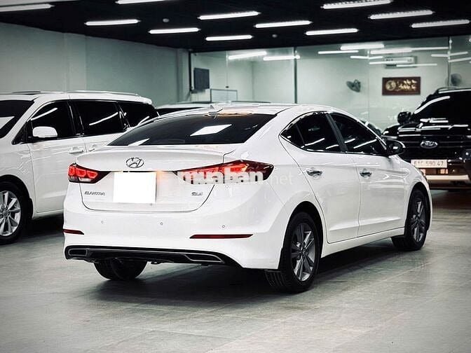 Hyundai Elantra 2018 1.6 AT GLS - 70,000 km cọp.