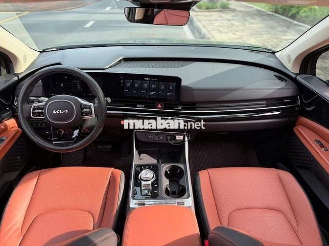 Kia carnival 2.2Dsignature 7s 6000 km