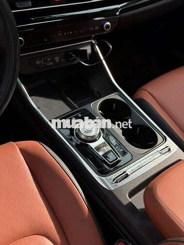 Kia carnival 2.2Dsignature 7s 6000 km