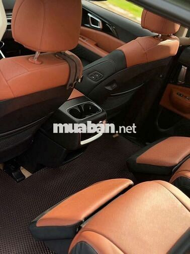 Kia carnival 2.2Dsignature 7s 6000 km