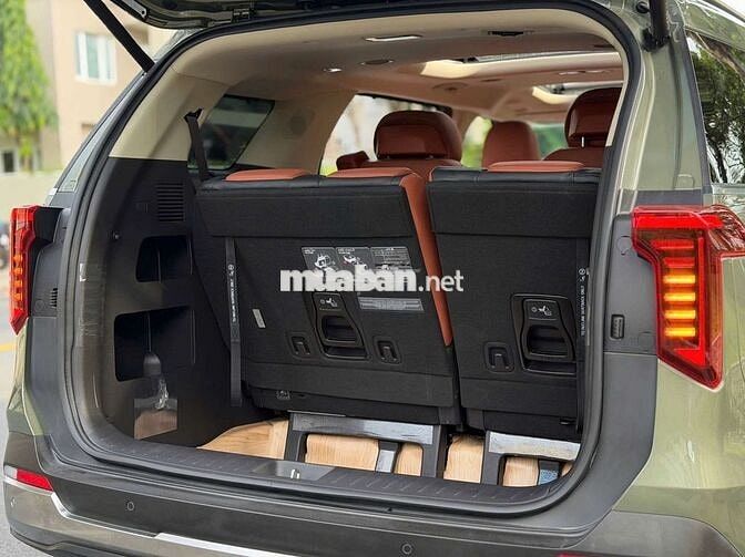 Kia carnival 2.2Dsignature 7s 6000 km