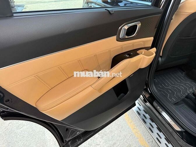 Kia Sorento 2024 Signature 2.5 AT AWD - 16000 km