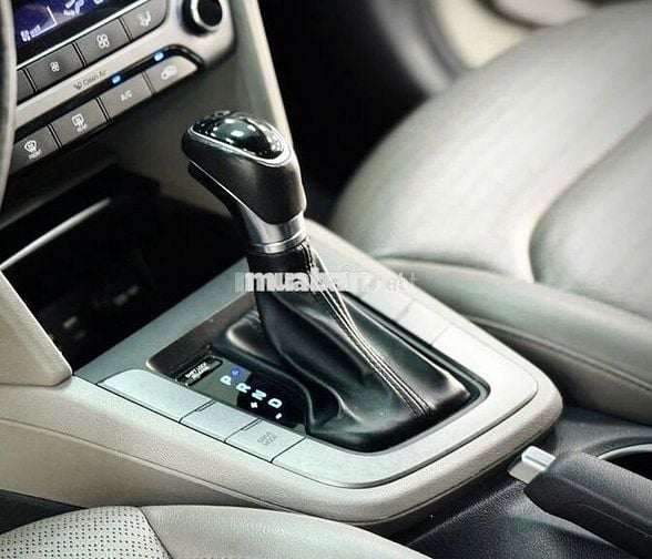 Hyundai Elantra 2018 1.6 AT GLS - 70,000 km cọp.