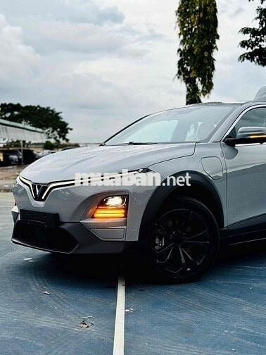 VinFast VF6 PLUS trả trước chưa đến 100tr nhận xe