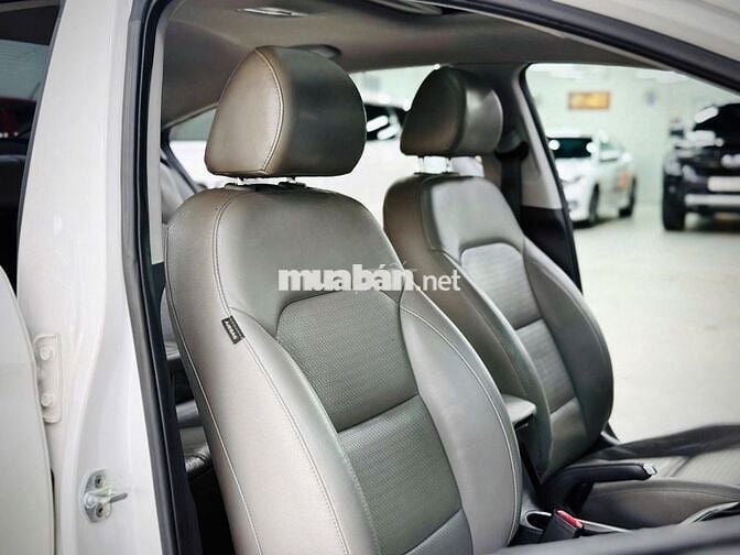 Hyundai Elantra 2018 1.6 AT GLS - 70,000 km cọp.