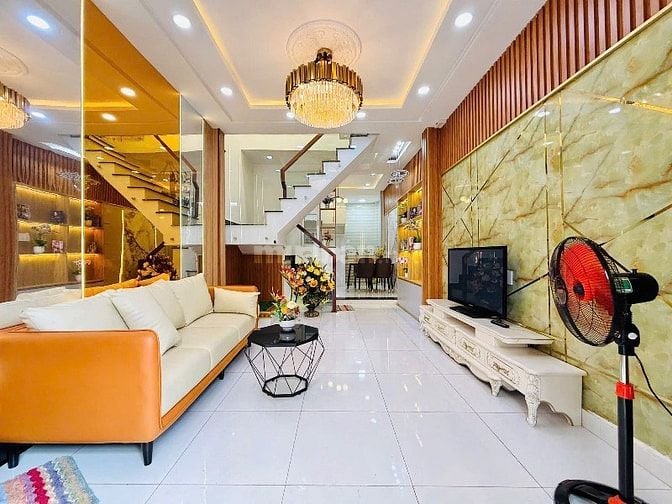 Nhà đang cho thuê dòng tiền 15tr/tháng đường Trương Công Định-Gần chợ