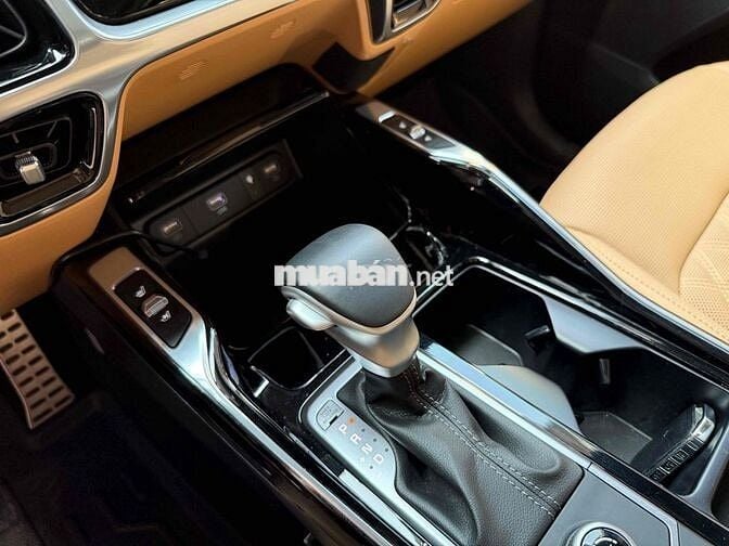 Kia Sorento 2024 Signature 2.5 AT AWD - 16000 km