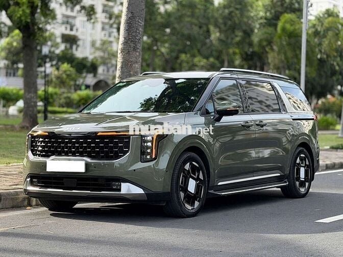 Kia carnival 2.2Dsignature 7s 6000 km