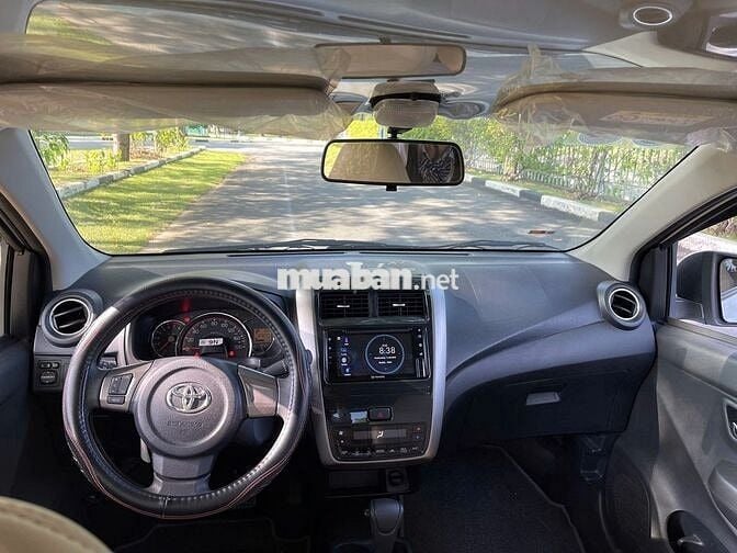 Toyota Wigo 1.2AT màu Trắng 37.000km