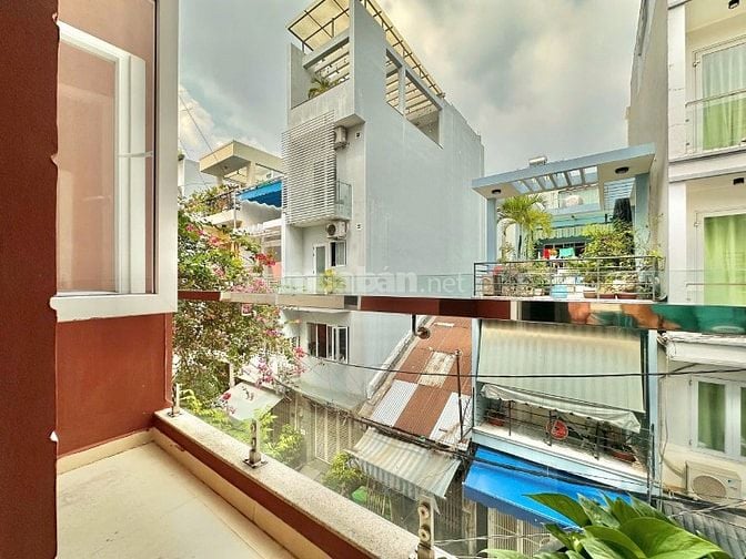 Phòng căn hộ siêu đẹp 1 phòng ngủ, PK đủ nội thất gần Cầu Kiệu Q1