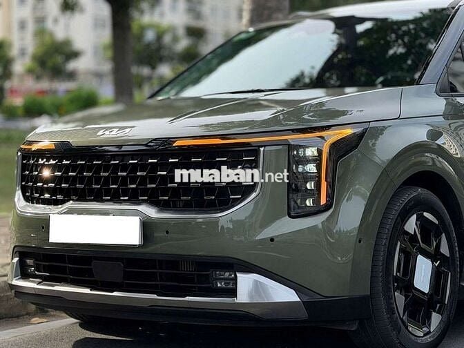 Kia carnival 2.2Dsignature 7s 6000 km