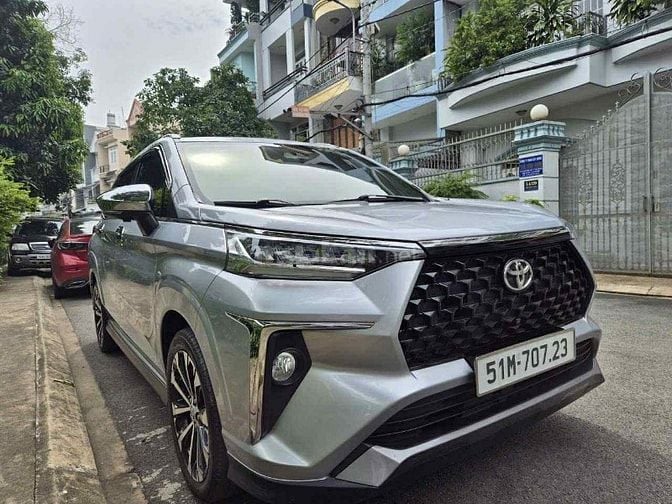 Toyota Veloz Cross 1.5 CVT TOP 2023,gia đình sử dụng mới 98%.