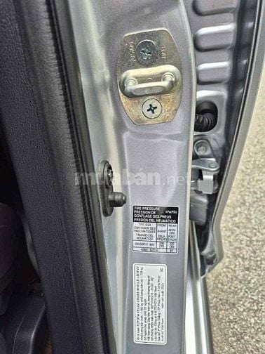 Toyota Veloz Cross 1.5 CVT TOP 2023,gia đình sử dụng mới 98%.