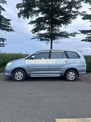 Innova 2011 GSR 7 ghê- odo 107n km.cuc đep