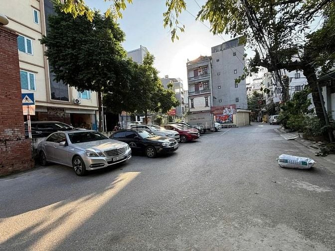 Bán nhà Quỳnh Đô 50m2 x 5 tầng, mặt tiền 4.5m, ngõ ô tô, giá 6.5 tỷ