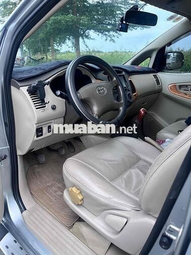 Innova 2011 GSR 7 ghê- odo 107n km.cuc đep