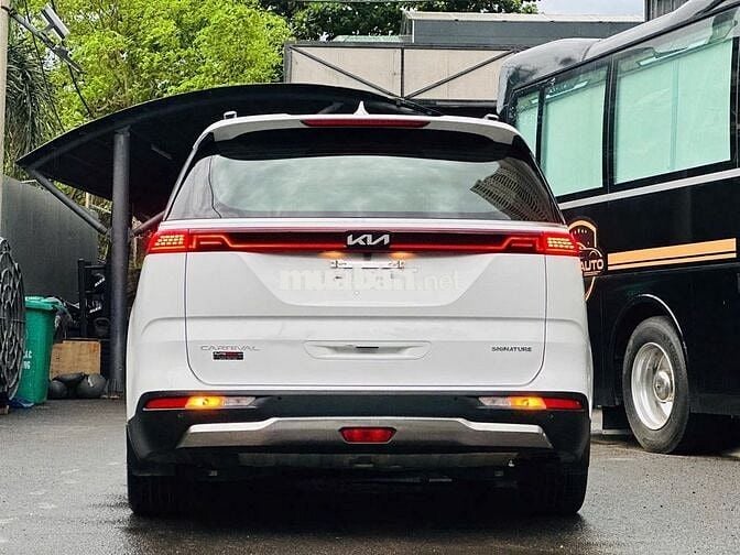 Kia Carnival 2023 Signature 2.2D Lên 100tr đồ chơi