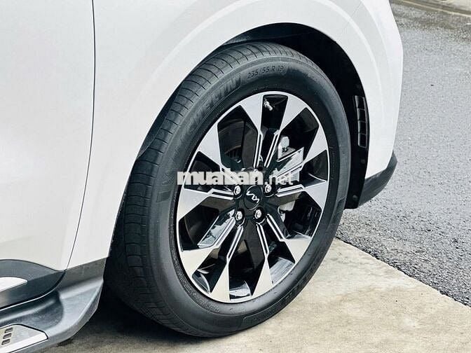 Kia Carnival 2023 Signature 2.2D Lên 100tr đồ chơi