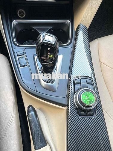 BMW 320i đời 2012 series 3 màu đen nội thất kem