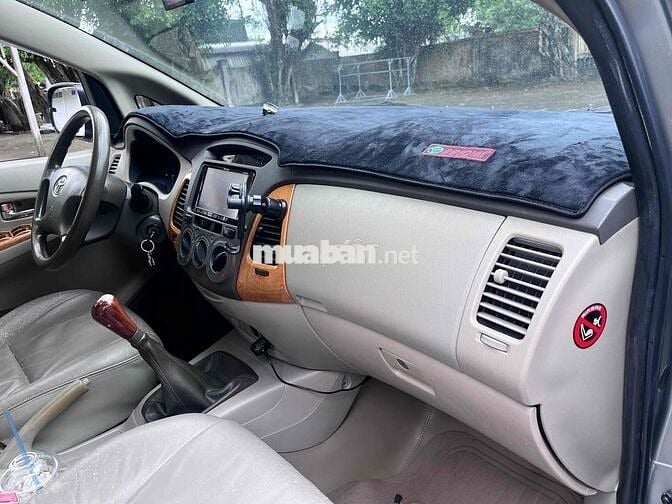 Innova 2011 GSR 7 ghê- odo 107n km.cuc đep