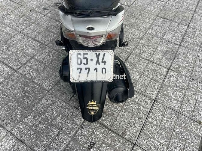 Yamaha Luvias GTX Trắng Đen Đỏ