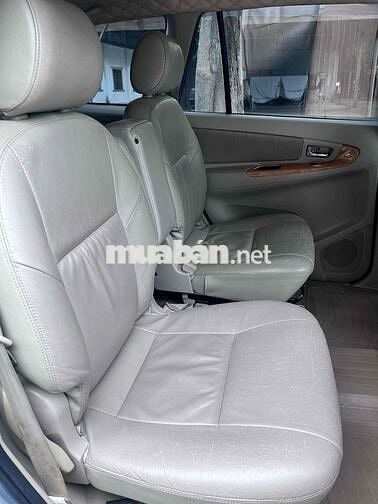 Innova 2011 GSR 7 ghê- odo 107n km.cuc đep