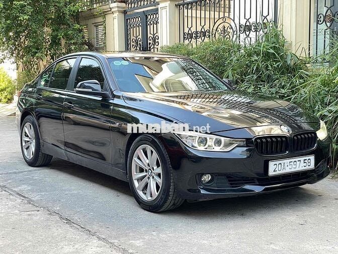 BMW 320i đời 2012 series 3 màu đen nội thất kem