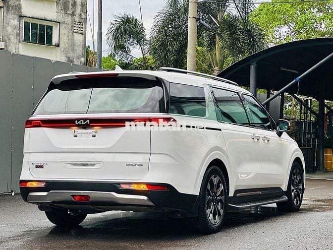 Kia Carnival 2023 Signature 2.2D Lên 100tr đồ chơi