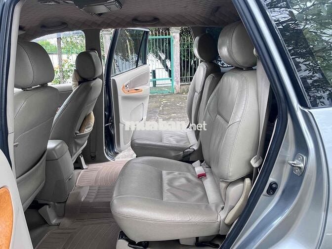 Innova 2011 GSR 7 ghê- odo 107n km.cuc đep